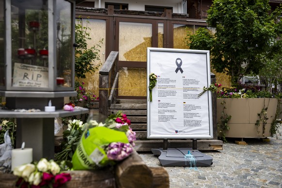 Une vue de l'entree du bar "Le Constellation" le mardi 2 juin 2026 a Crans-Montana. La Confederation doit pouvoir participer financierement a la table ronde destinee a gerer les consequ ...