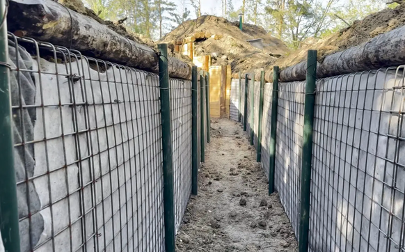 Un fossé de course bien aménagé avec bunker dans l&#039;oblast de Kharkiv