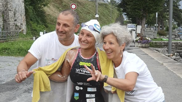 Flavie Capozzi a dû maitriser les courants contraires et les vagues de froid. Elle n'en est sortie vainqueur qu'en glissant une bouillotte sous sa combinaison Néoprène et en s'accordant trois turbosie ...