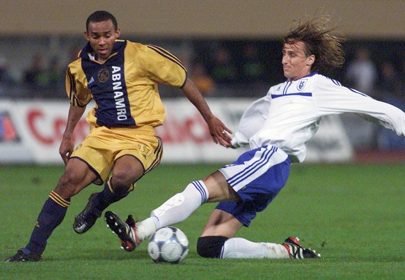 Olivier Baudry (à droite) avec le maillot du LS en 2000 contre l'Ajax Amsterdam lors d'un match de Coupe UEFA.