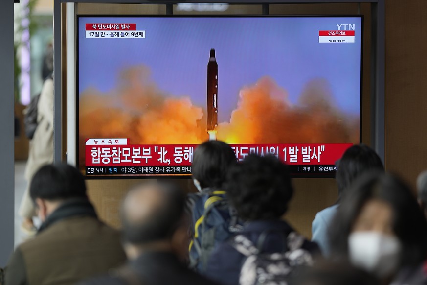 A TV screen is seen reporting North Korea&#039;s missile launch with file footage during a news program at the Seoul Railway Station in Seoul, South Korea, Thursday, April 13, 2023. North Korea launch ...