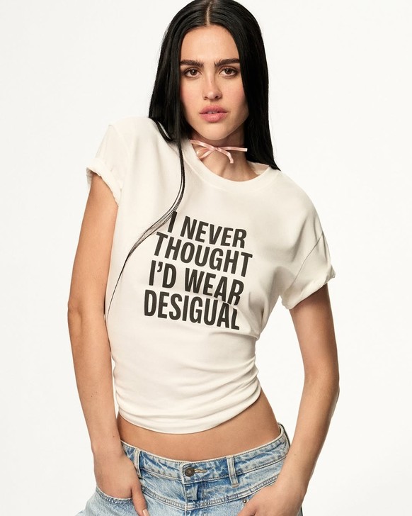 La mannequin américaine Amelia Gray pour Desigual.