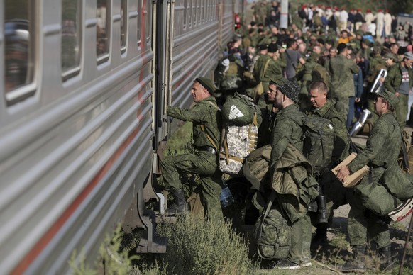 Des soldats russes lors de la vague de mobilisation en septembre 2022.