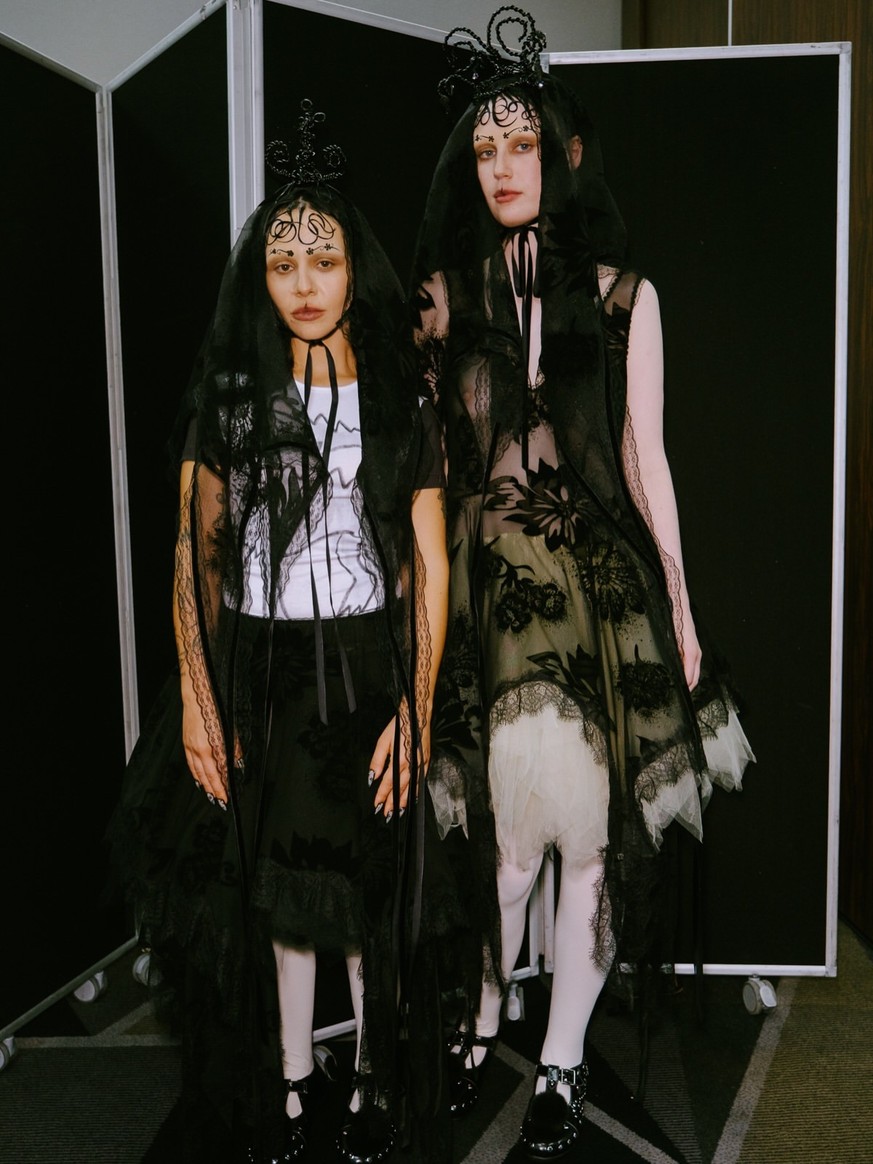 Préparez-vous: les sorcières devraient également être au rendez-vous du printemps prochain, comme le montre la Fashion Week printemps-été 2027 à Londres.