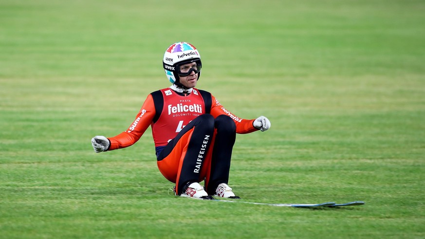 FIS Sommer Grand-Prix, Skispringen, Skijumping, Worldcup, Weltcup, Herren, Predazzo, Val di Fiemme, Trampolino dal Ben Simon Ammann SUI im Auslauf, ausfahrend, Kopf, Oberk