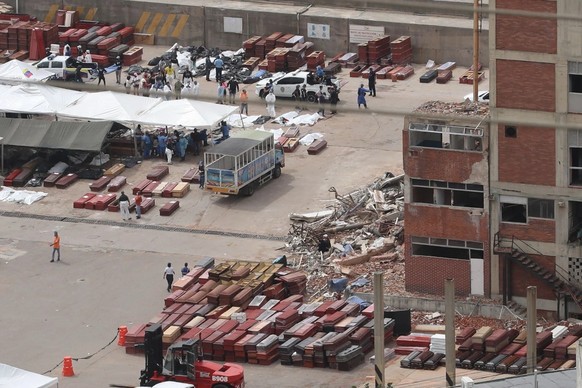 Des cercueils s'entassent à La Guaira après le double séisme qui a frappé le Vénézuéla le 24 juin 2026