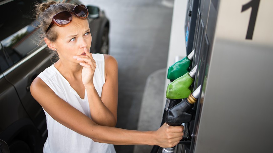 Essence, prix, femmes, station service