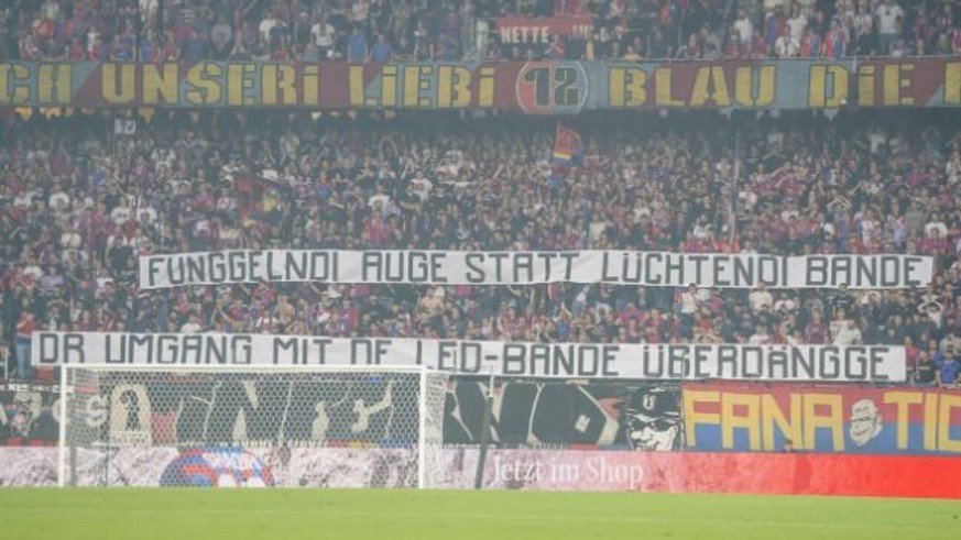 Des fans mécontents lors de la réception de Berne.