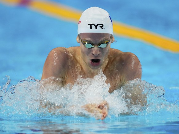 Léon Marchand a signé un chrono qu&#039;il a qualifié d&#039;irréel en demi-finales du 200 m 4 nages