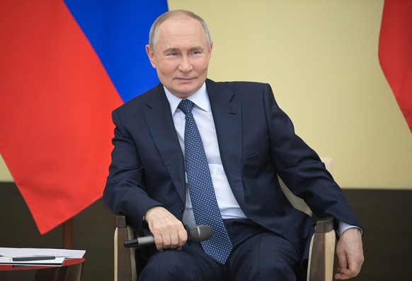 epa11753532 Russian President Vladimir Putin speaks during a meeting with young scientists at the Novo-Ogaryovo state residence, outside Moscow, Russia, 02 December 2024. EPA/VLADIMIR ASTAPKOVICH/KREM ...