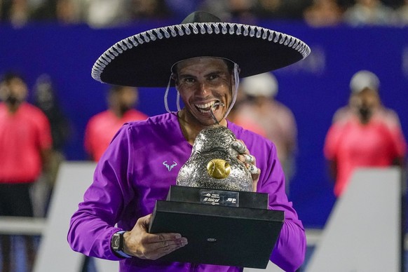 Vu la tête du trophée, on peut pardonner l'oubli de Rafael Nadal...