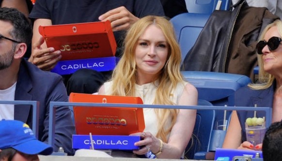 Lindsay Lohan, rentrée de Dubaï pour l'occasion.