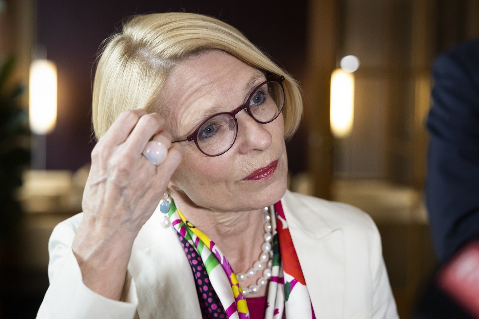 Livia Leu, Staatssekretaerin EDA und Chefunterhaendlerin fuer die Gespraeche mit der EU, spricht waehrend einem Point de Presse zu Journalisten, am Mittwoch, 10. Mai 2023 im Bundeshaus in Bern. Livia  ...