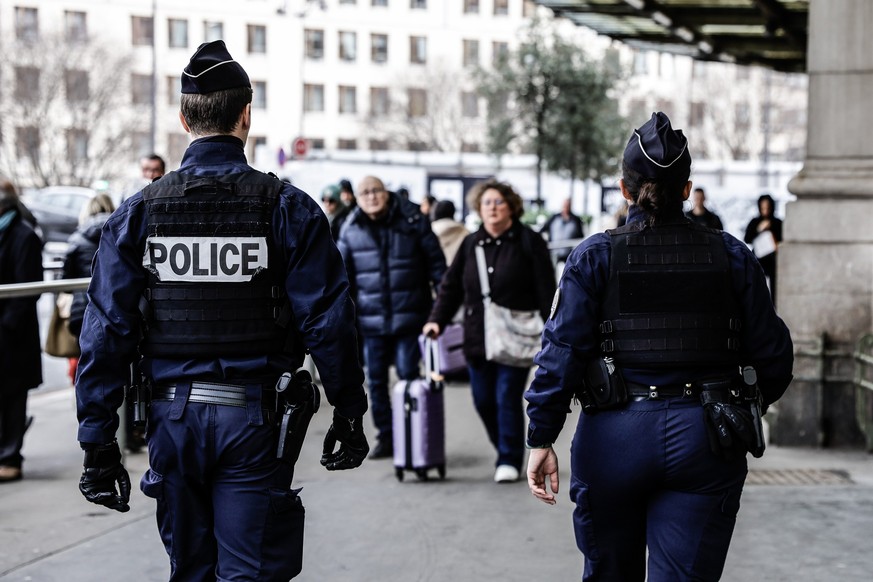 epa11122805 Police patrol the area around Gare de Lyon train station in Paris, France, 03 February 2024. Three people were injured in a knife attack on the morning of 03 February at Gare de Lyon in Pa ...