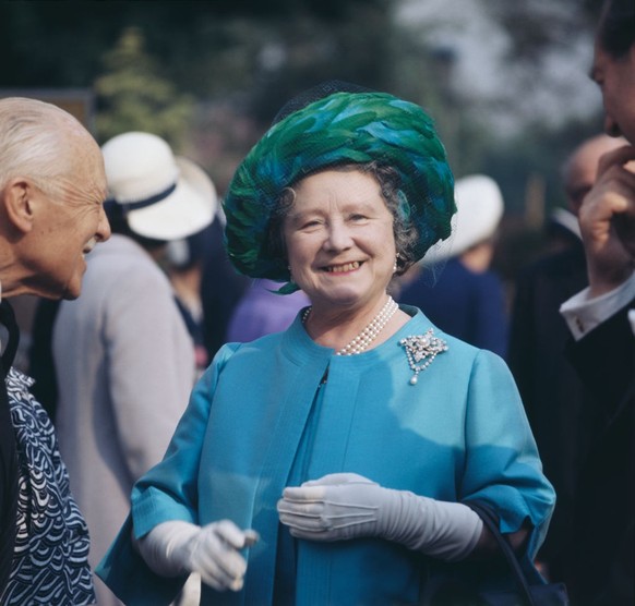 The Queen Mother (1900 - 2002) during a visit to the Chelsea Flower Show in London, May 1971. (Photo by Fox Photos/Hulton Archive/Getty Images)