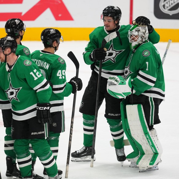 Lian Bichsel (deuxième depuis la droite) et Dallas ont encore gagné contre Vancouver.