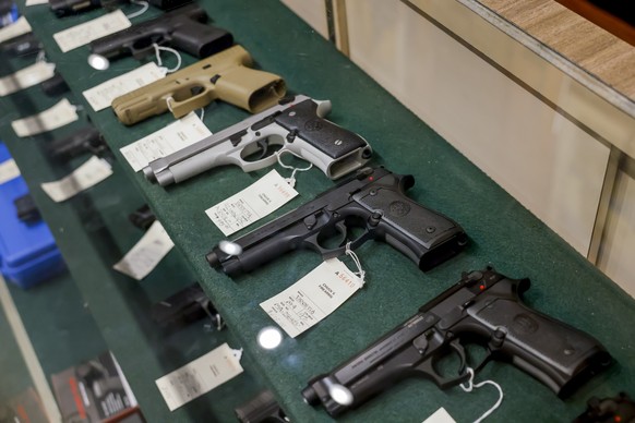 Les jeunes Américains pouvaient se procureur revolvers et pistolets lors de ventes privées, mais pas dans des commerces ayant une licence fédérale.
