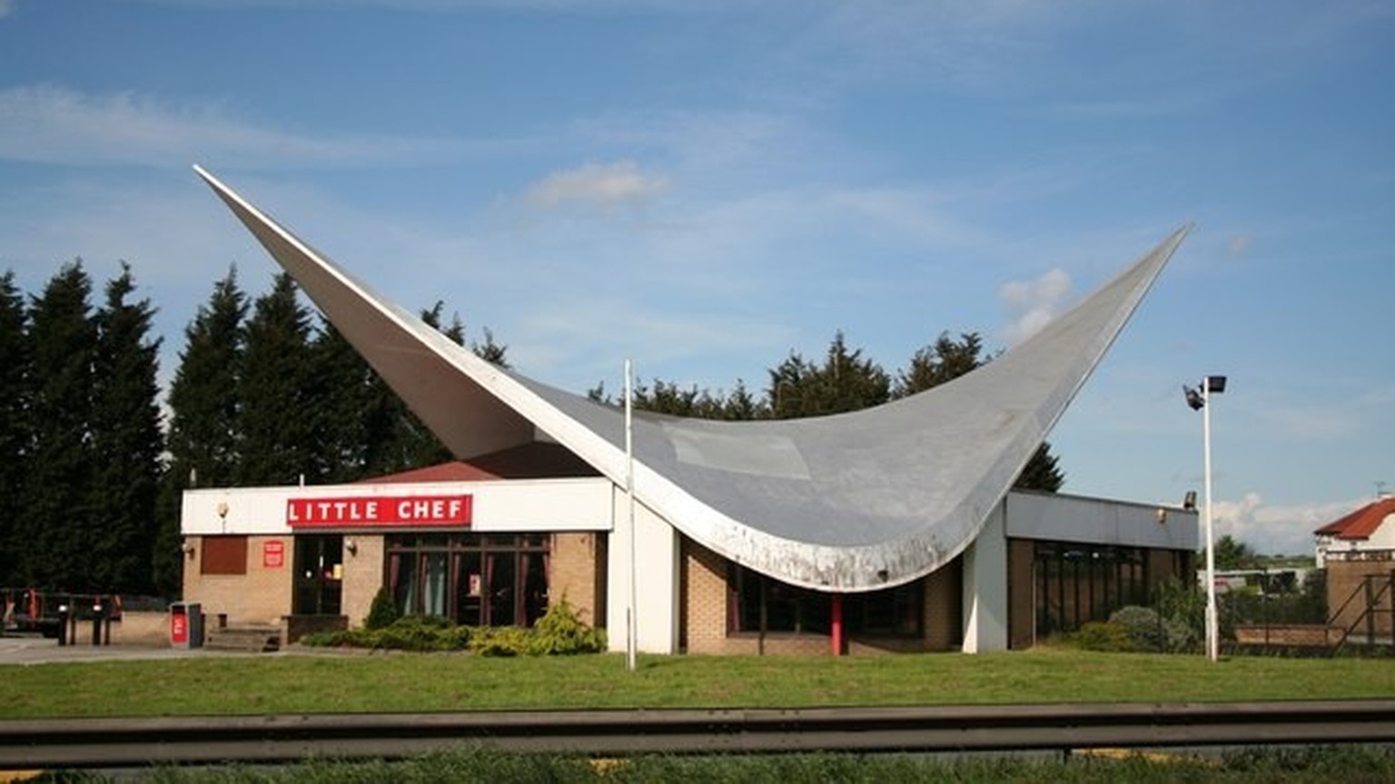 Little Chef Markham Moor Scorer Building


https://en.wikipedia.org/wiki/Little_Chef