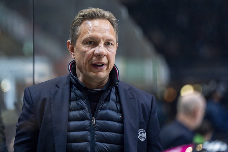 Head Coach Jussi Tapola (SCB) im fuenften Eishockey Playoff Viertelfinalspiel der National League zwischen dem SC Bern dem HC Fribourg-Gotteron, am Samstag, 22. Maerz 2025 in der PostFinance Arena in  ...