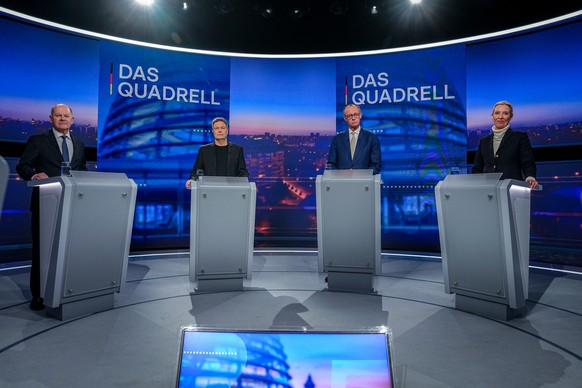 KEYPIX - 16.02.2025, Berlin: Bundeskanzler Olaf Scholz (l-r, SPD), Robert Habeck (B�ndnis 90/Die Gr�nen), Bundesminister f�r Wirtschaft und Klimaschutz, Friedrich Merz, Unions Kanzlerkandidat und CDU ...
