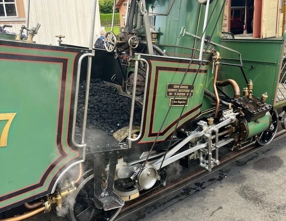 La locomotive No 7 de la ligne Vitznau-Rigi, avec sa réserve de charbon pour le trajet