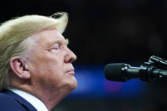 Le 10 octobre 2019, Minneapolis, MN, États-Unis : le président Donald Trump lors d&#039;un rassemblement de campagne.