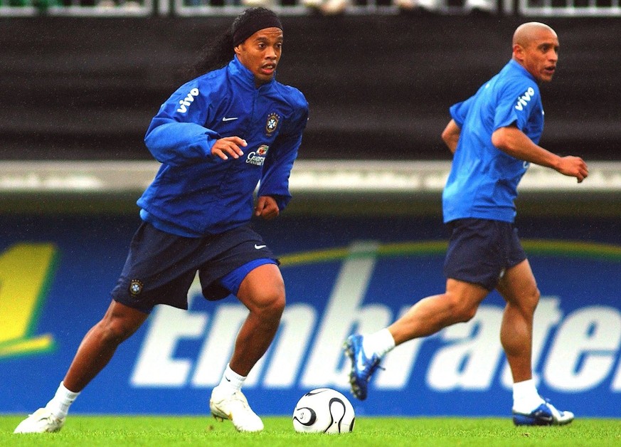 Ronaldinho (à gauche) et Roberto Carlos lors d’un match amical entre le Brésil et les U20 de Fluminense à Weggis.