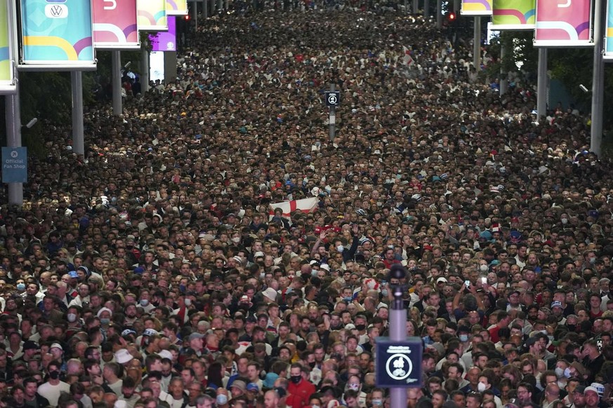 Angleterre-Danemark: Wembley a accueilli 60 000 spectateurs. Une folie?