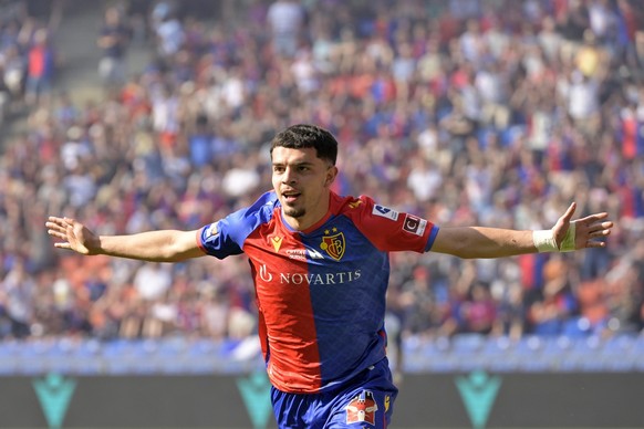 Zeki Amdouni, attaquant du FC Bâle et de la Nati, va s&#039;engager avec Burnley, club de première division anglaise. Un transfert qui va rapporter une jolie somme au FCB.