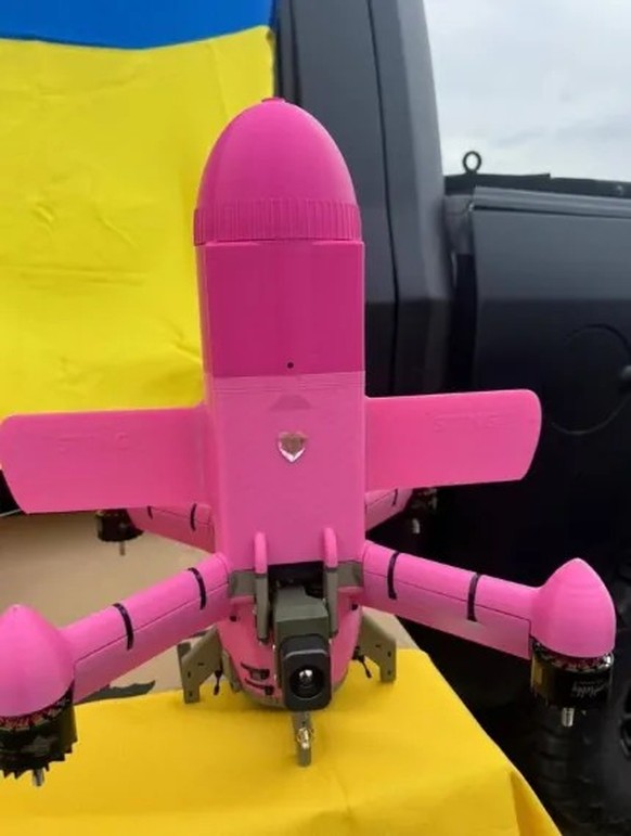 Le drone intercepteur rose Sting.