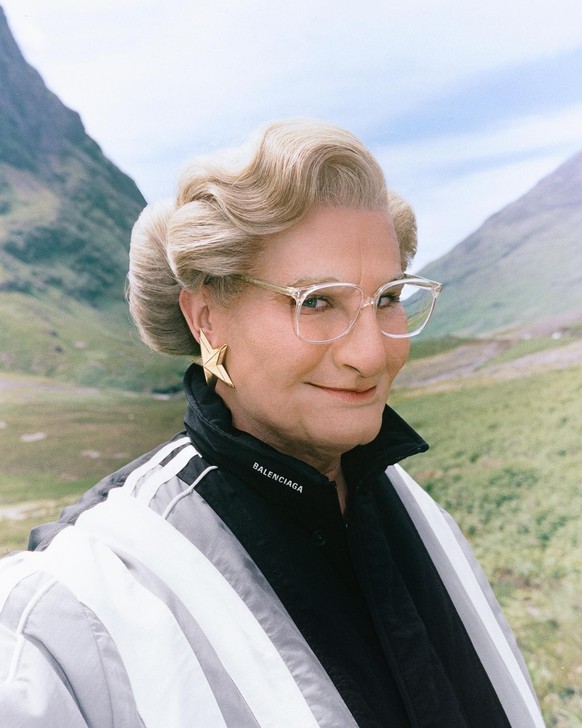 Il a le même air espiègle que Madame Doubtfire.