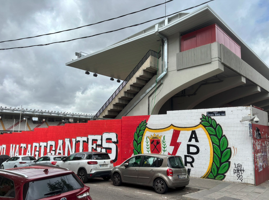 Le Stade de Vallecas n'est de loin pas le stade le plus luxueux à Madrid.