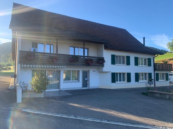 Le tireur présumé de la tuerie d'Aarau vivait dans le village jurassien de Montsevelier. watson y était en reportage le 3 septembre 2026.
