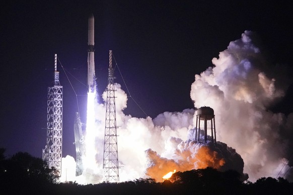 FILE - Blue Origin&#039;s New Glenn rocket lifts off from Launch Complex 36 at the Cape Canaveral Space Force Station, Jan. 16, 2025, in Cape Canaveral, Fla. (AP Photo/John Raoux, File)