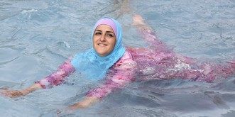 Genève dit «oui» au burkini dans les piscines municipales