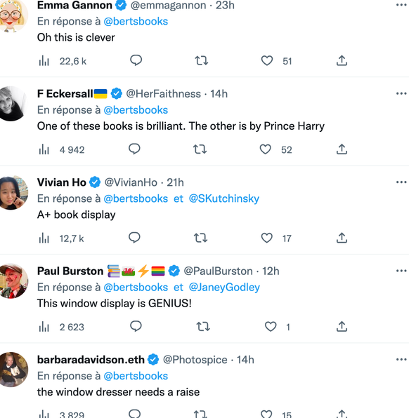 réactions des Twittos à propos de la vitrine de la librairie anglaise Bert&#039;sbooks