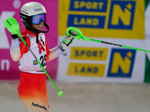 Camille Rast a tout donné mais a dû s'avouer vaincue face à la reine Mikaela Shiffrin.