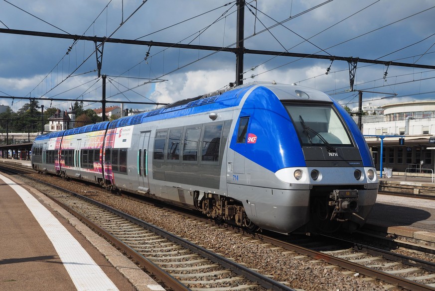 Un Transport express régional (TER) de la Société nationale des chemins de fer français (SNCF) (image d'illustration)