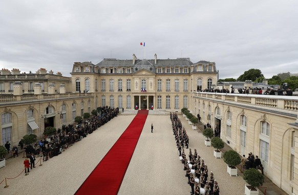 Pour votre information, ce tapis rouge ne mesure pas moins de soixante mètres de long.