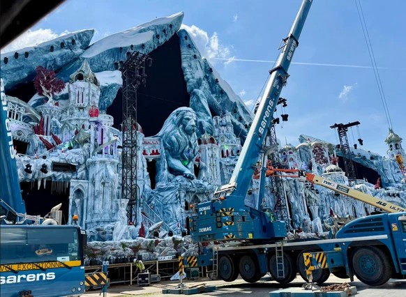 La scène principale de Tomorrowland avant le drame.