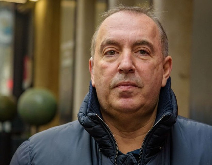 Jean-Marc Morandini dans le quartier de la Guilliotière de Lyon pour son émission diffusée en direct sur Europe 1 et CNews le 24 novembre 2021. (Photo by Robert DEYRAIL/Gamma-Rapho via Getty Images)