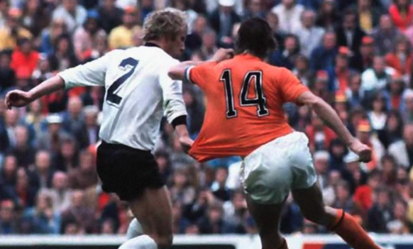 En plus d'être porte-bonheur, le maillot 14 de Cruyff était solide.