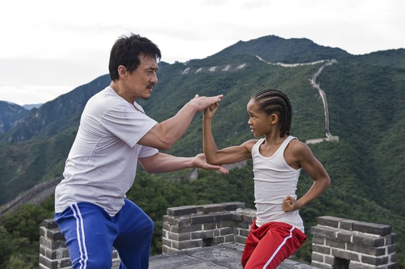Jackie Chan as Mr. Han and Jaden Smith as Dre Parker in Columbia Pictures THE KARATE KID. PUBLICATIONxINxGERxSUIxAUTxONLY Copyright: xJasinxBolandx 30219_005

Jackie Chan As Mr Han and Jaden Smith A ...