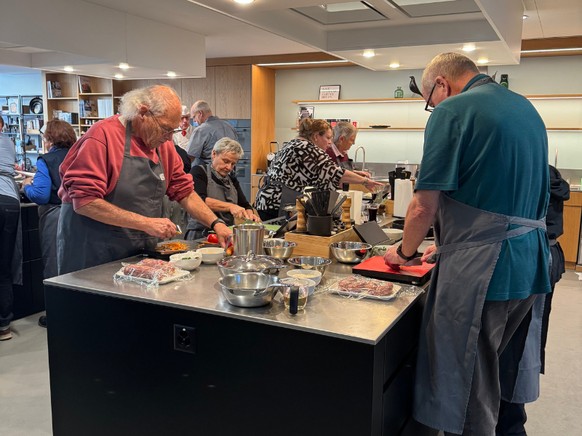 Les participants au cours de cuisine.