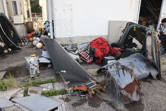 Les débris de l'aéronef qui s'est crashé au Japon.