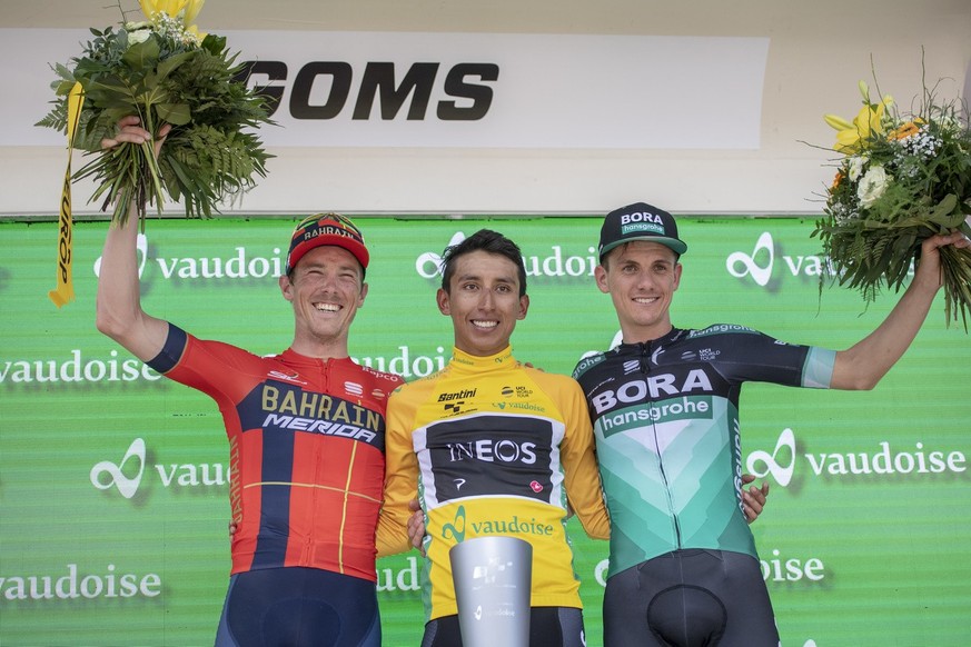 Le podium final du Tour de Suisse 2019. De gauche à droite: Rohan Dennis, Egan Bernal et Patrick Konrad.