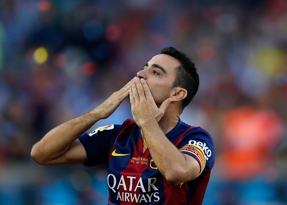 Xavi est un ancien joueur légendaire du FC Barcelone, capitaine jusqu'à son départ en 2015.