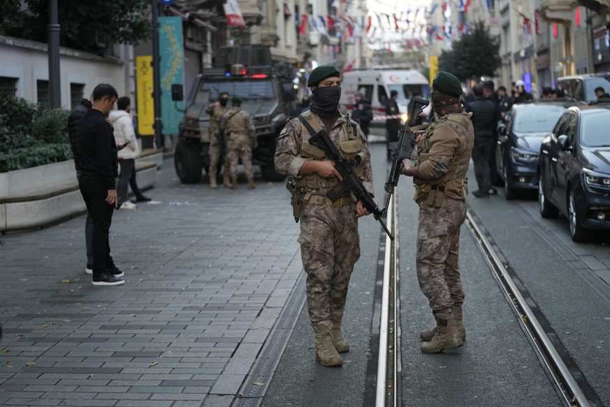 Un important dispositif de sécurité a été mis en place, après une explosion sur l'avenue piétonne Istiklal à Istanbul.