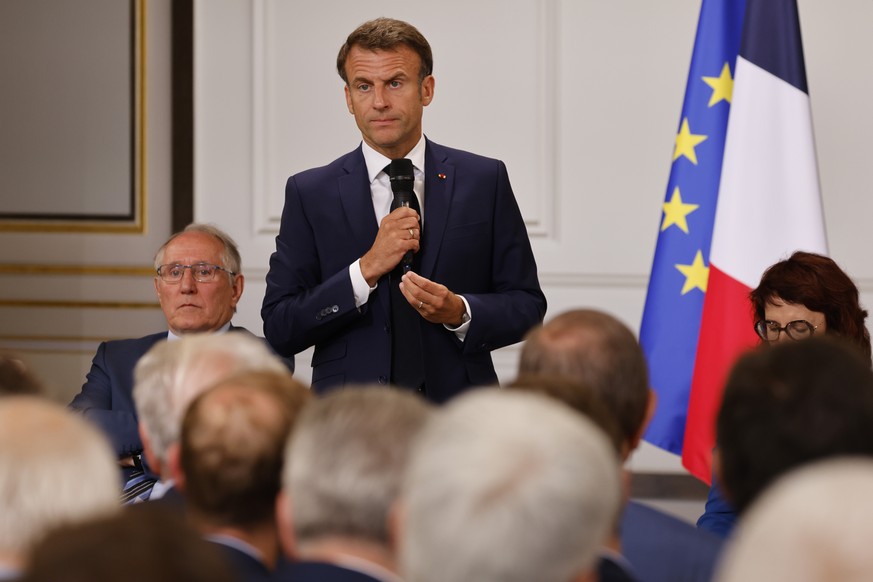Emeutes: le gouvernement de Macron pourrait suspendre Snapchat et TikTok