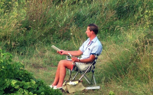 Parmi d'autres talents, dont le jardinage, Charles est féru de peinture.